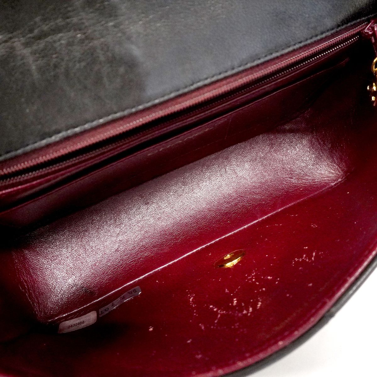 Chanel Shoulder Bag Diana Lambskin Black Gold — view 4