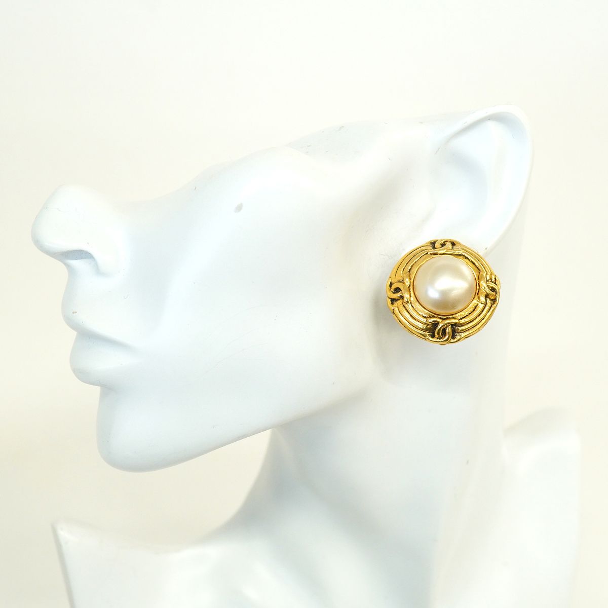 Chanel Earrings Vintage CC Logo Round Circle Gold Plated Faux Pearl — view 5