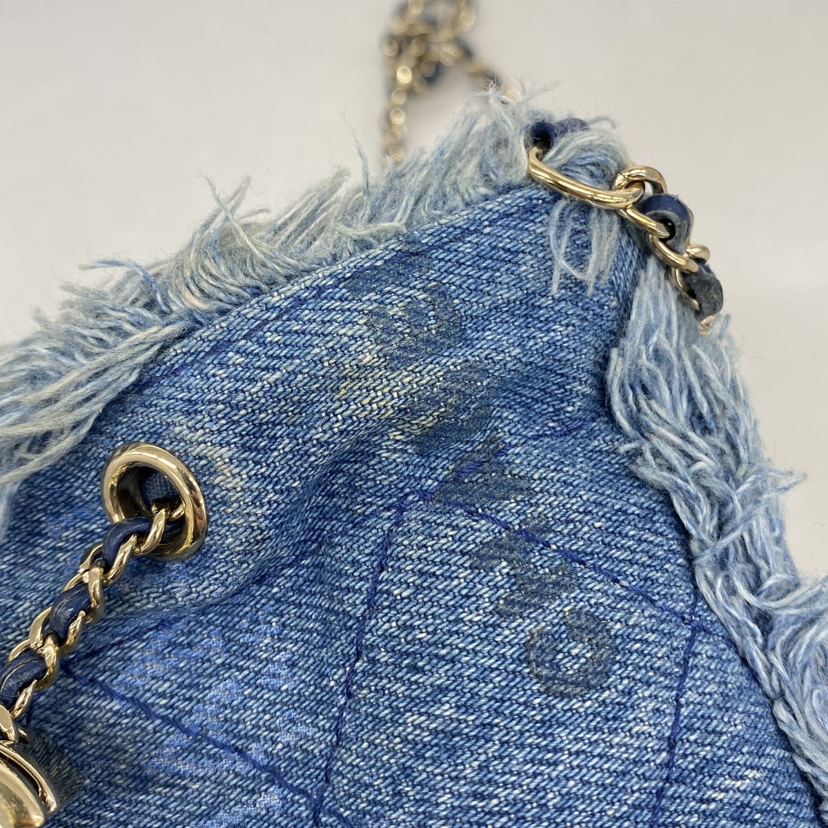 Chanel Shoulder Bag Quilted Denim Blue Champagne Gold — view 7