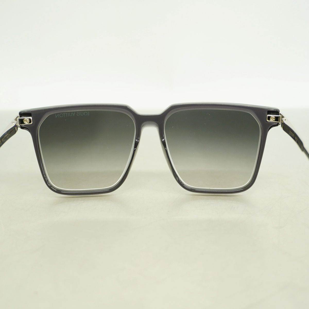 Louis Vuitton Sunglasses LV Rise Square Gray Eyewear — view 5