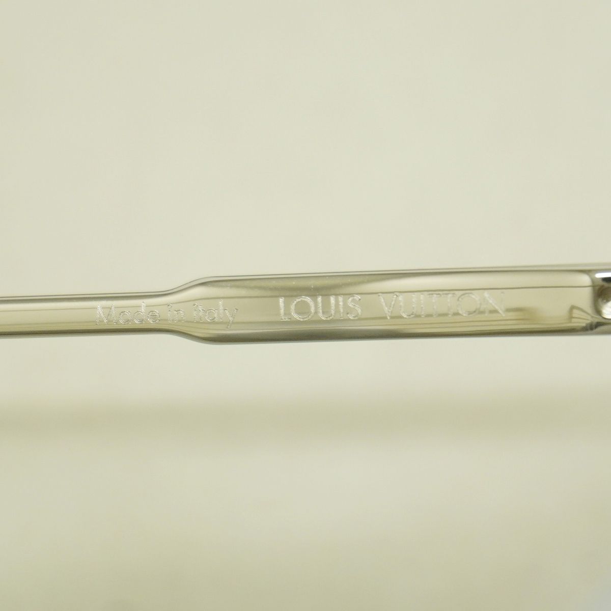 Louis Vuitton Sunglasses LV Rise Square Gray Eyewear — view 3