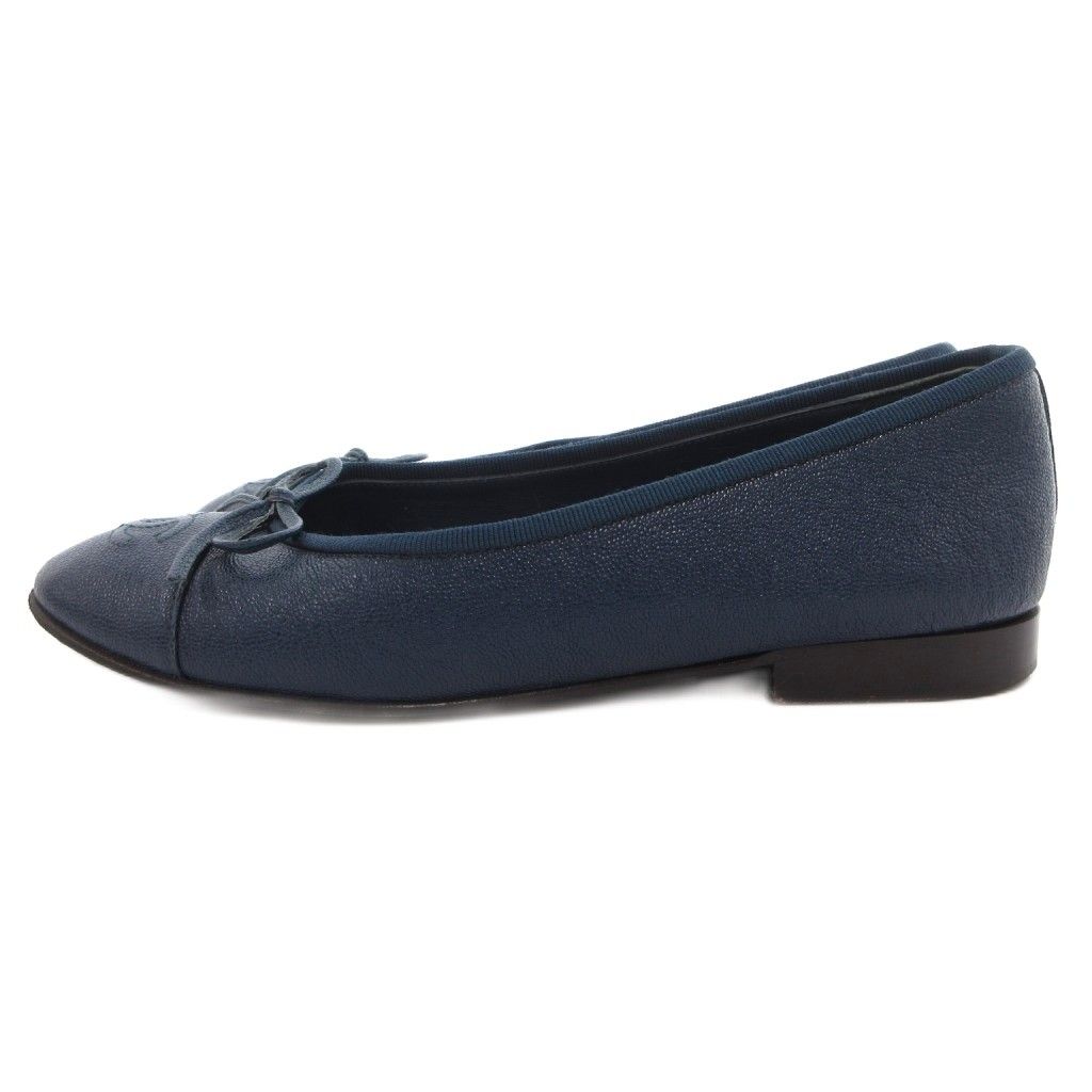 Chanel CC Logo Ballerina Pumps Flat Ballet Shoes Ribbon Motif Leather Navy — view 2