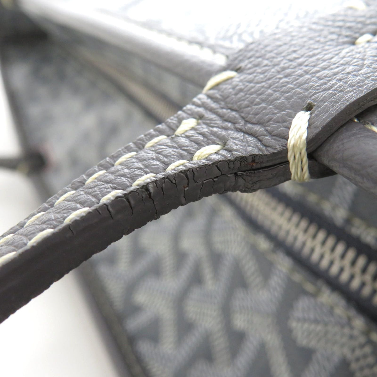 Goyard Artois MM Tote Bag Leather Gray — view 3