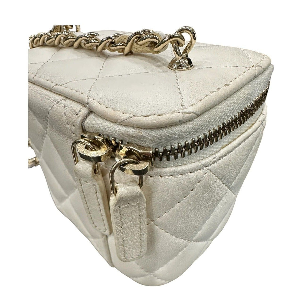 Chanel Quilted Small Vanity White Gold Leather Shoulder Bag Chain — view 7