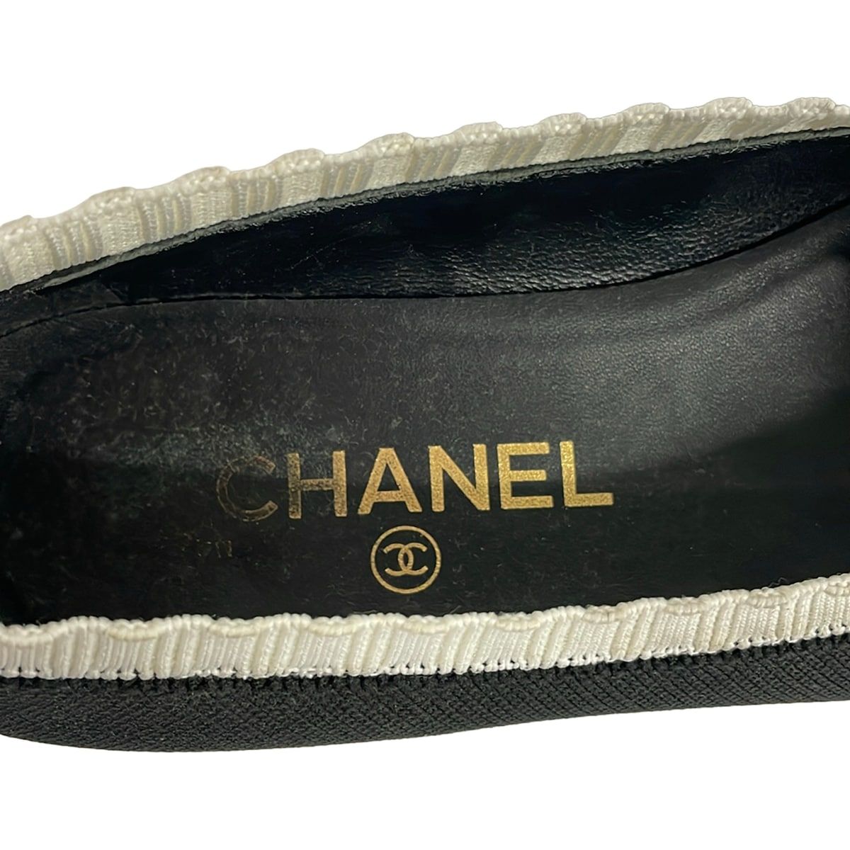 Chanel Flat Shoes Black White Ivory Knit CC Logo Leather — view 5