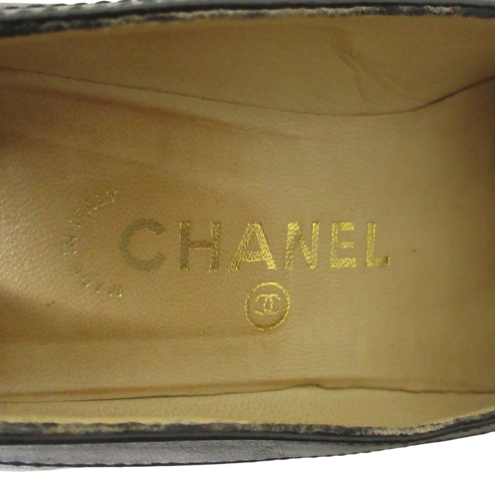 Chanel Vintage Turnlock CC Logo Leather Loafers Flat Pumps Black — view 4