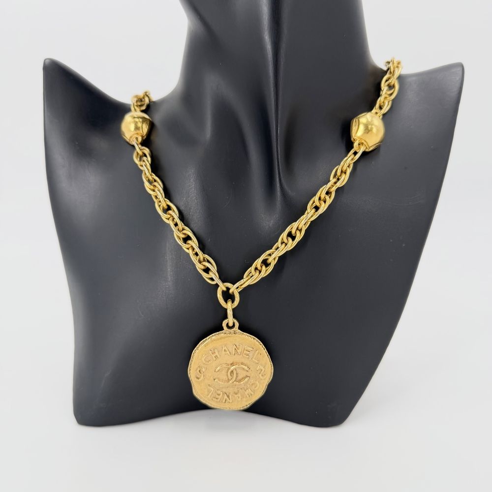 Chanel Necklace CC Logo Long Gold Plated — view 3