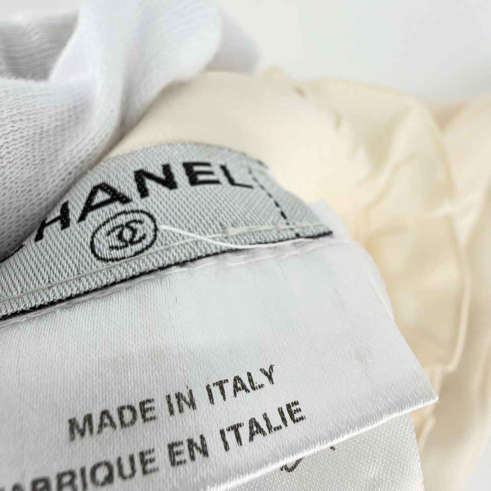 Chanel Blouse Sleeveless High Neck Top Ivory Silk Summer 36 — view 5