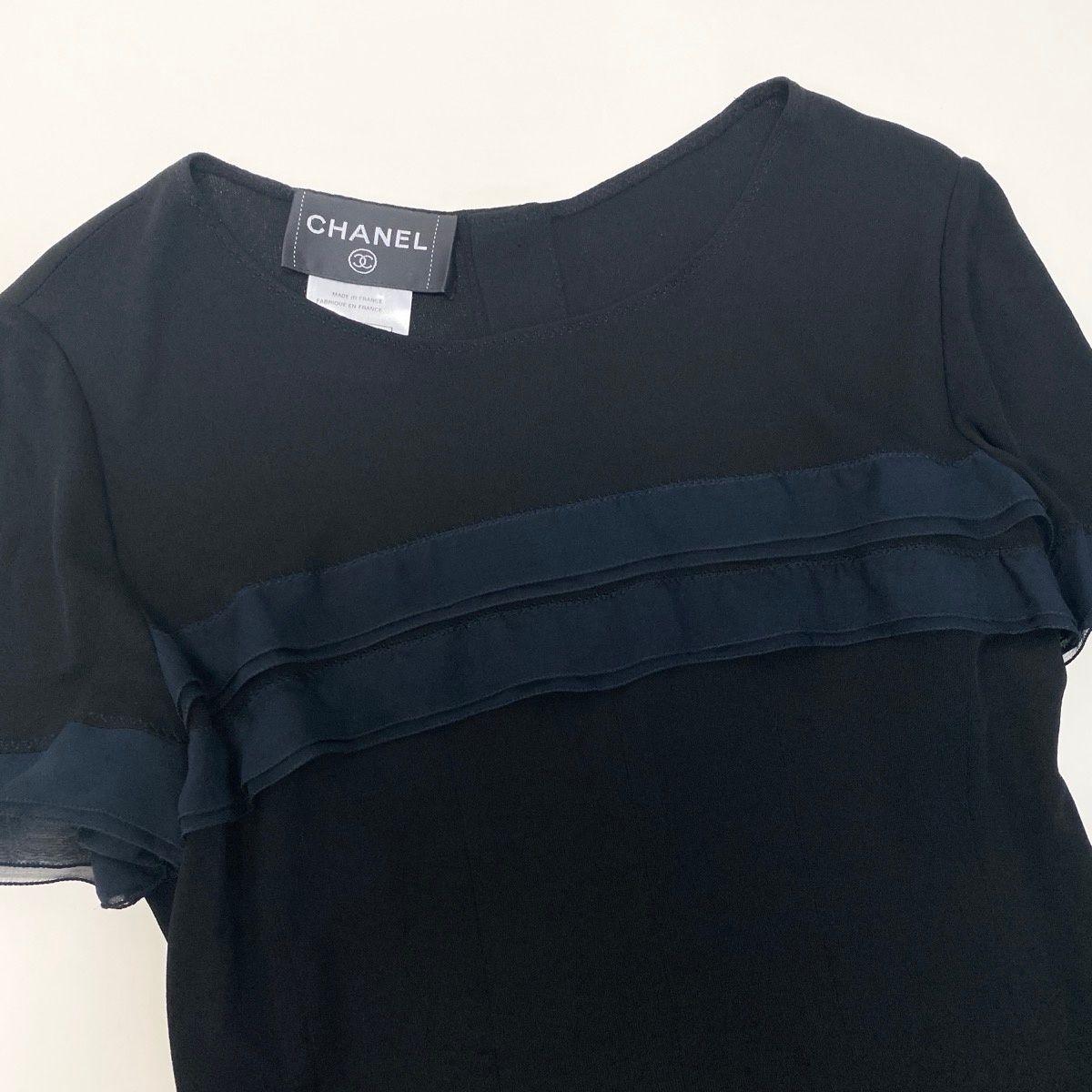 Chanel Short Sleeve Knit Sweater CC Logo Button Black Rayon 36 — view 4