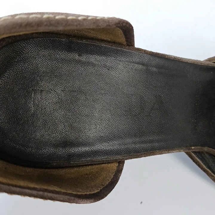 Prada Pumps Suede Pointed Toe Kitten Heels Buckle Brown — view 7