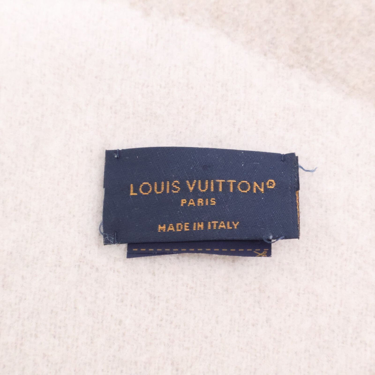 Louis Vuitton Flight Mode Plaid LV Medallion Wool & Cashmere Blanket 180 — view 3