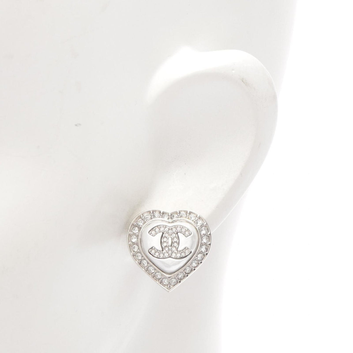 Chanel Earrings Heart CC Logo — view 4