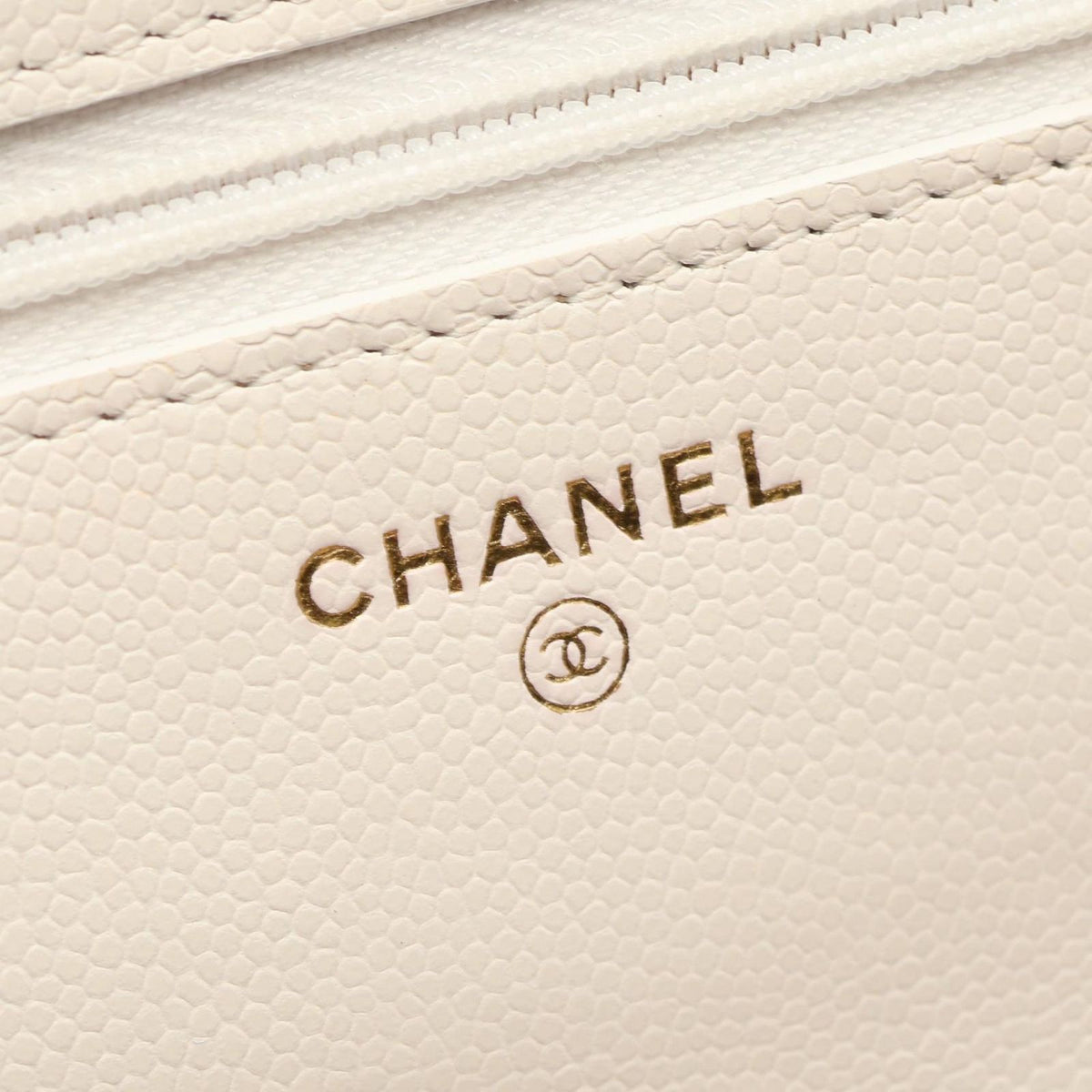 Chanel Shoulder Bag Quilted White Caviar Leather Chain Wallet — view 4