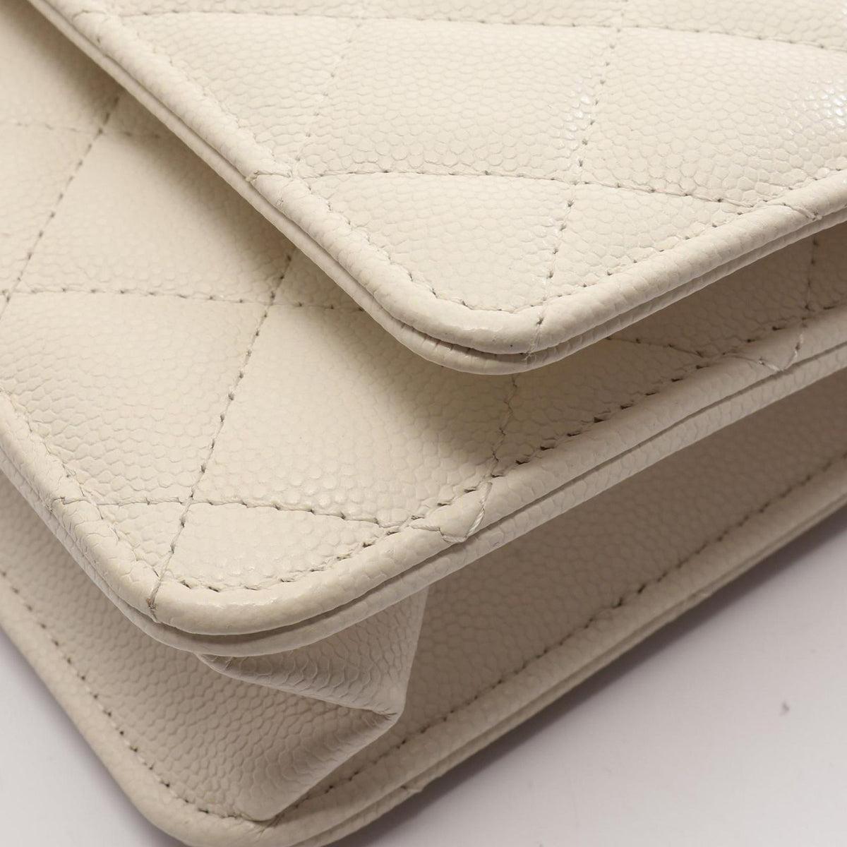 Chanel Shoulder Bag Quilted White Caviar Leather Chain Wallet — view 7