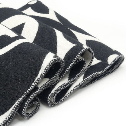 Louis Vuitton Scarf LV Medallion Noir Monogram — view 3