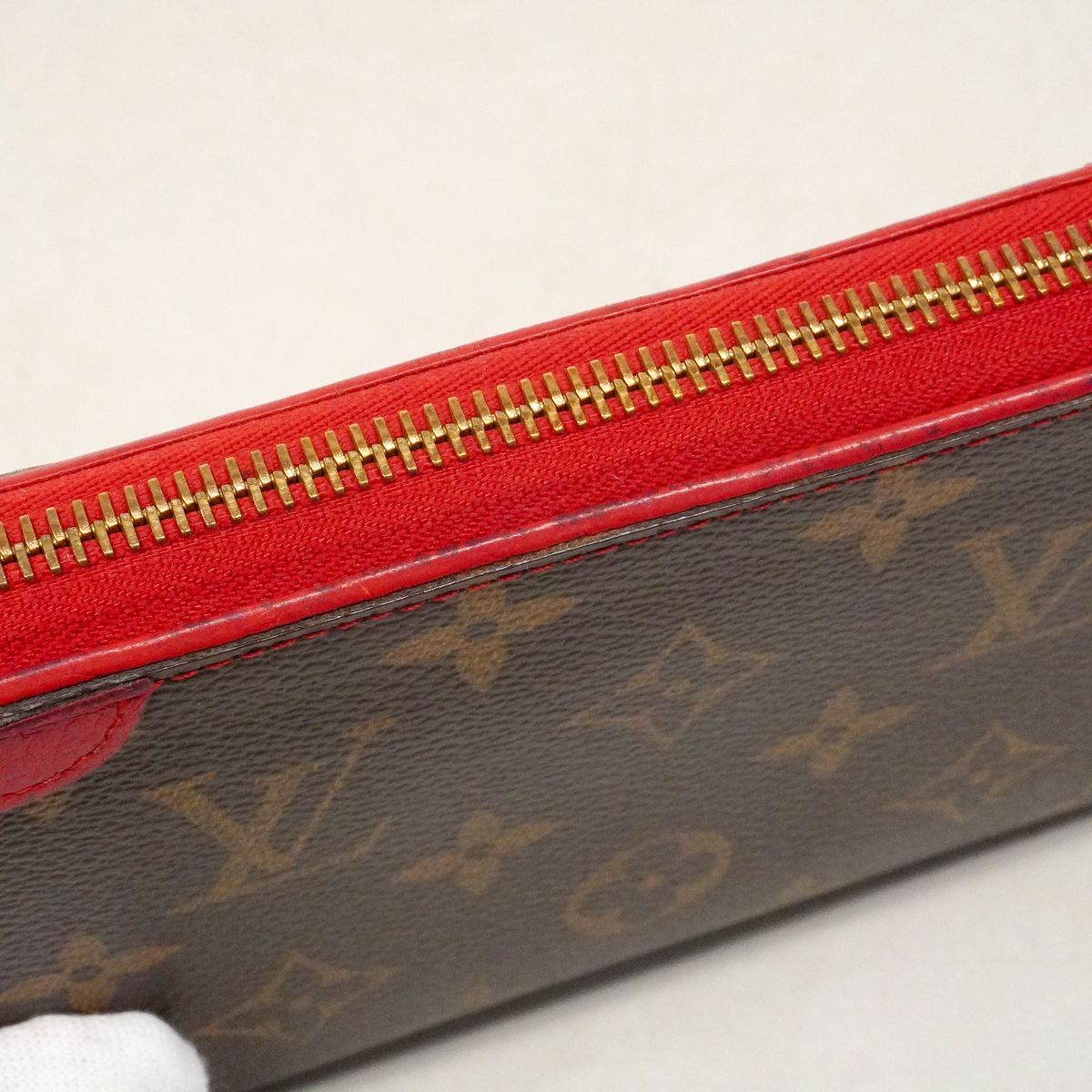 Louis Vuitton Wallet Monogram Retiro Zippy Cerise — view 7