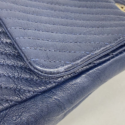 Chanel Shoulder Bag Chevron Leather Navy Gold — view 8