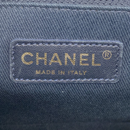 Chanel Shoulder Bag Chevron Leather Navy Gold — view 5