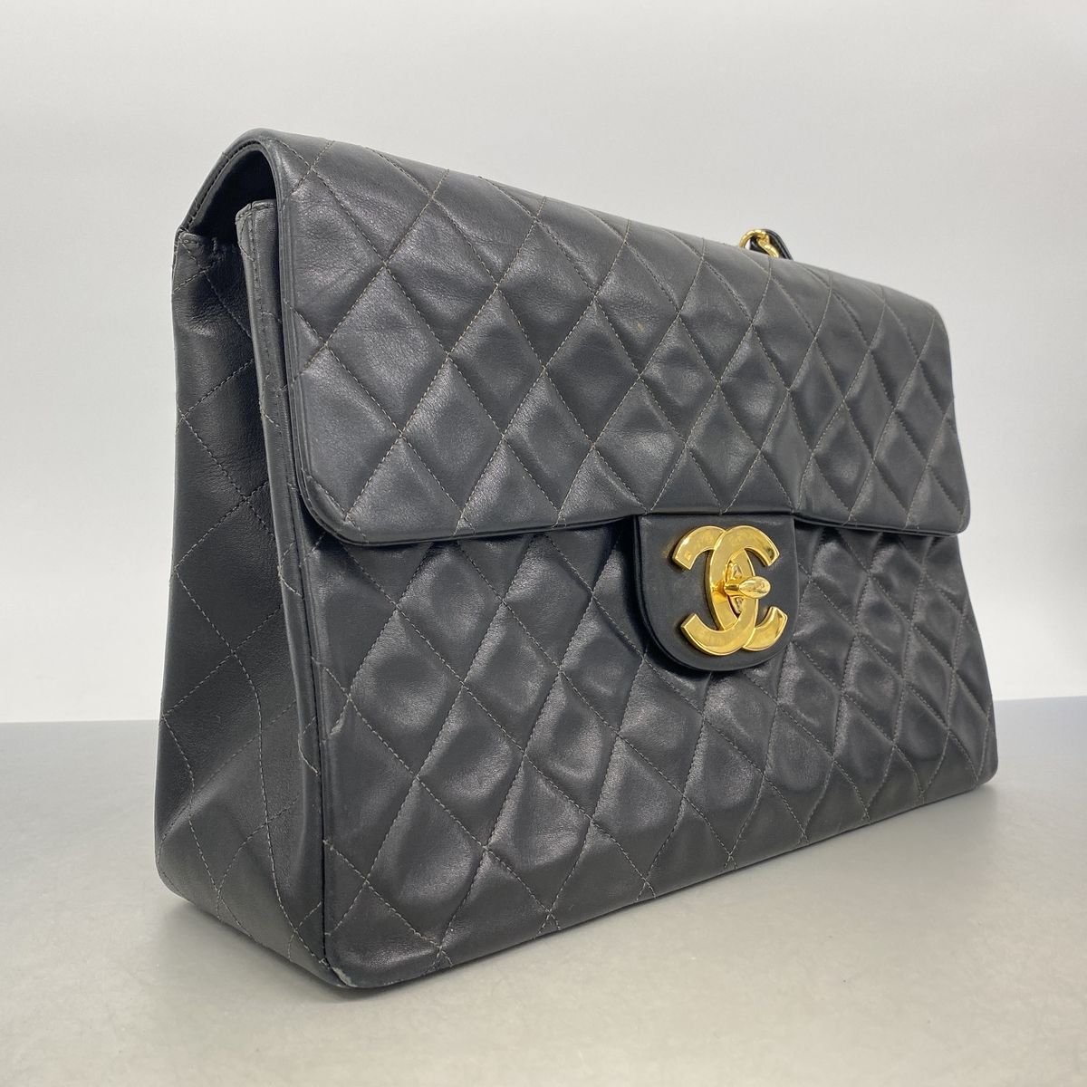 Chanel Shoulder Bag Maxi Quilted Lambskin Black Gold — view 2