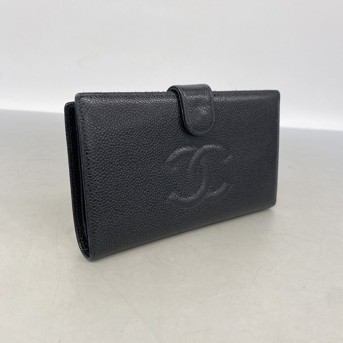 Chanel Wallet Caviar Leather Black Gold — view 2