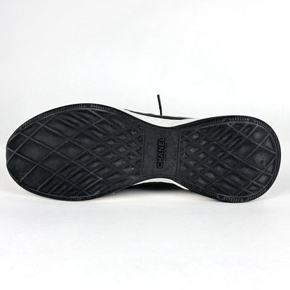 Chanel Shoes CC Logo Leather Black White — view 2