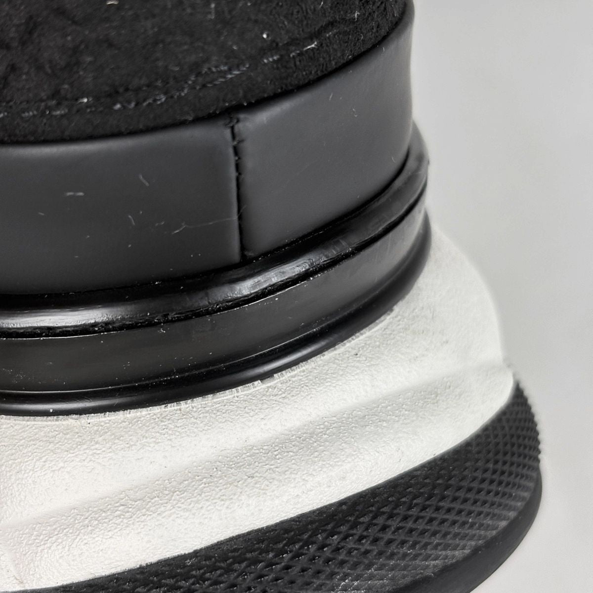 Chanel Shoes CC Logo Leather Black White — view 4