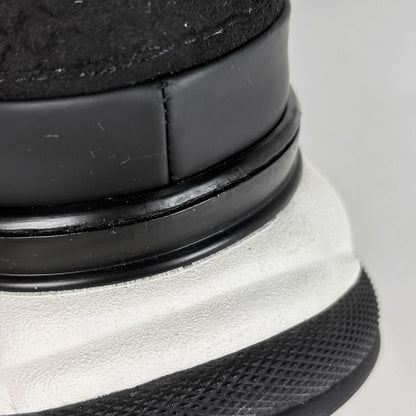 Chanel Shoes CC Logo Leather Black White — view 4