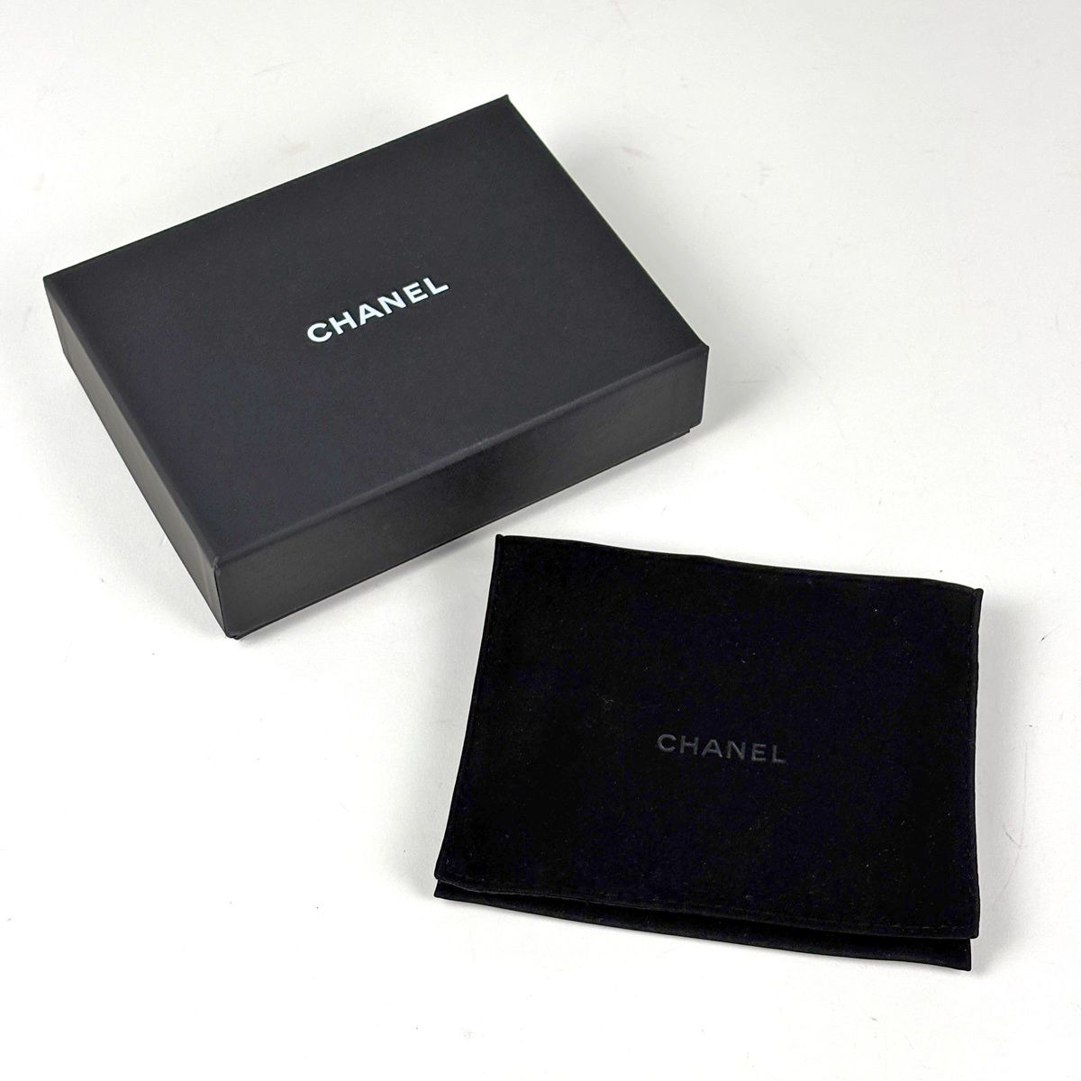 Chanel Trifold Wallet CC Logo Quilted Caviar Leather Black — view 8