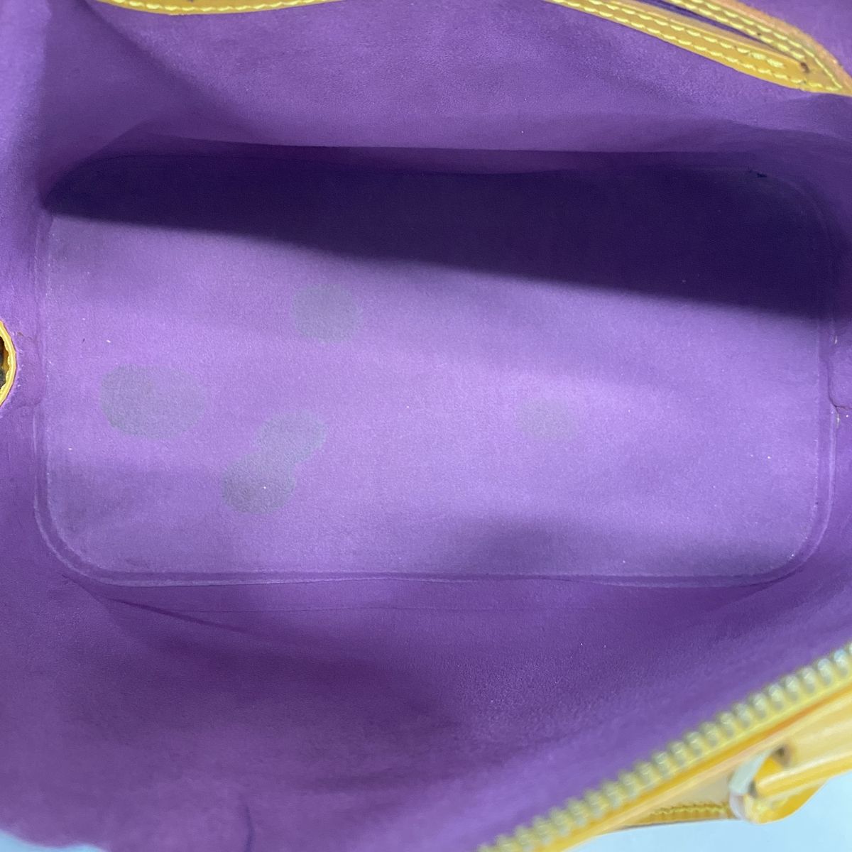Louis Vuitton Handbag Epi Alma Jaune — view 4