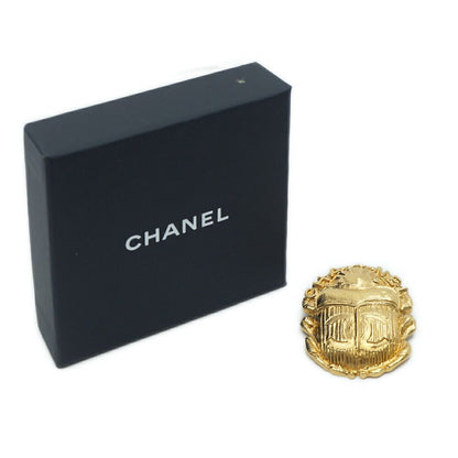 Chanel Scarab Brooch Gold — view 7