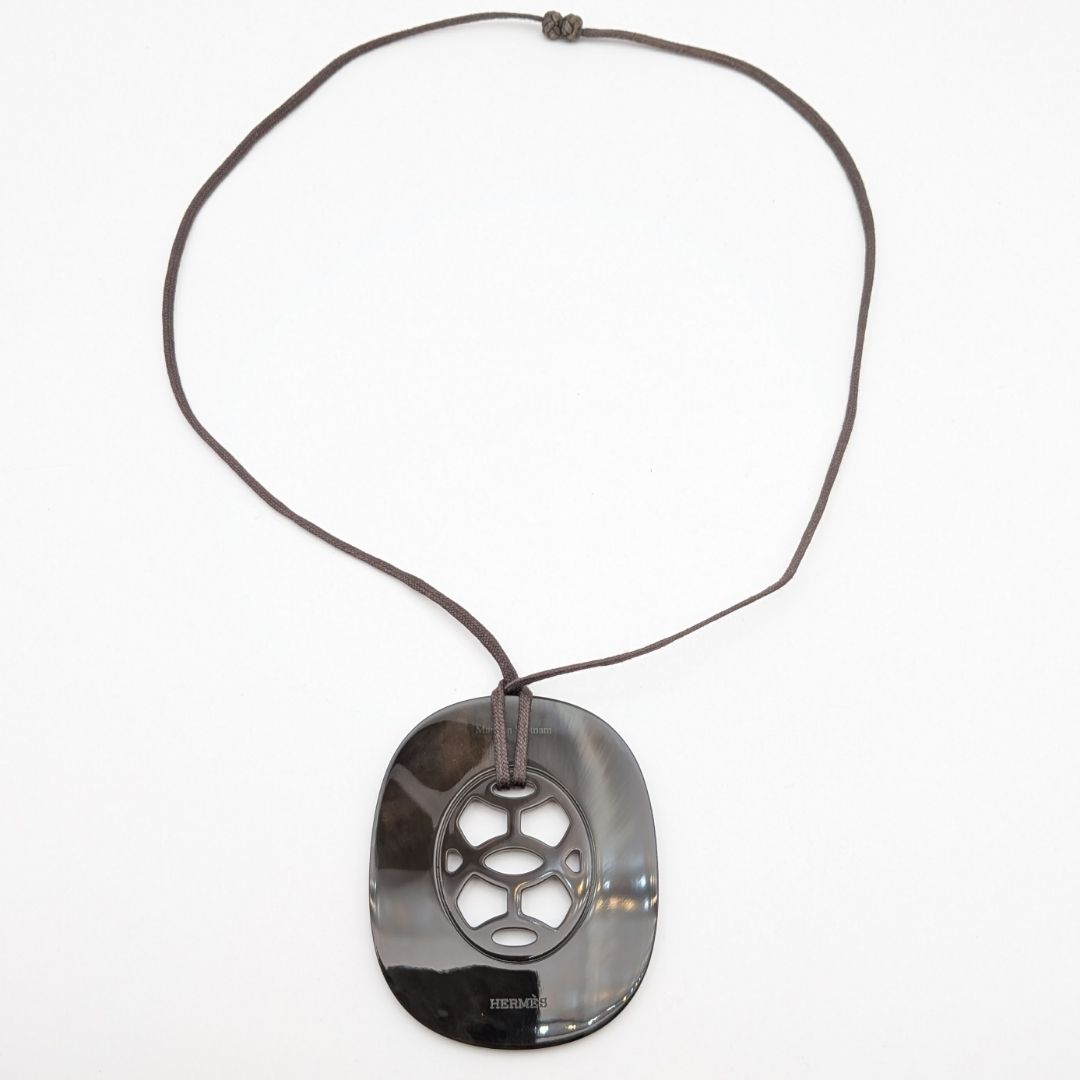 Hermes Rift GM Buffalo Horn Necklace Black Pendant — view 8