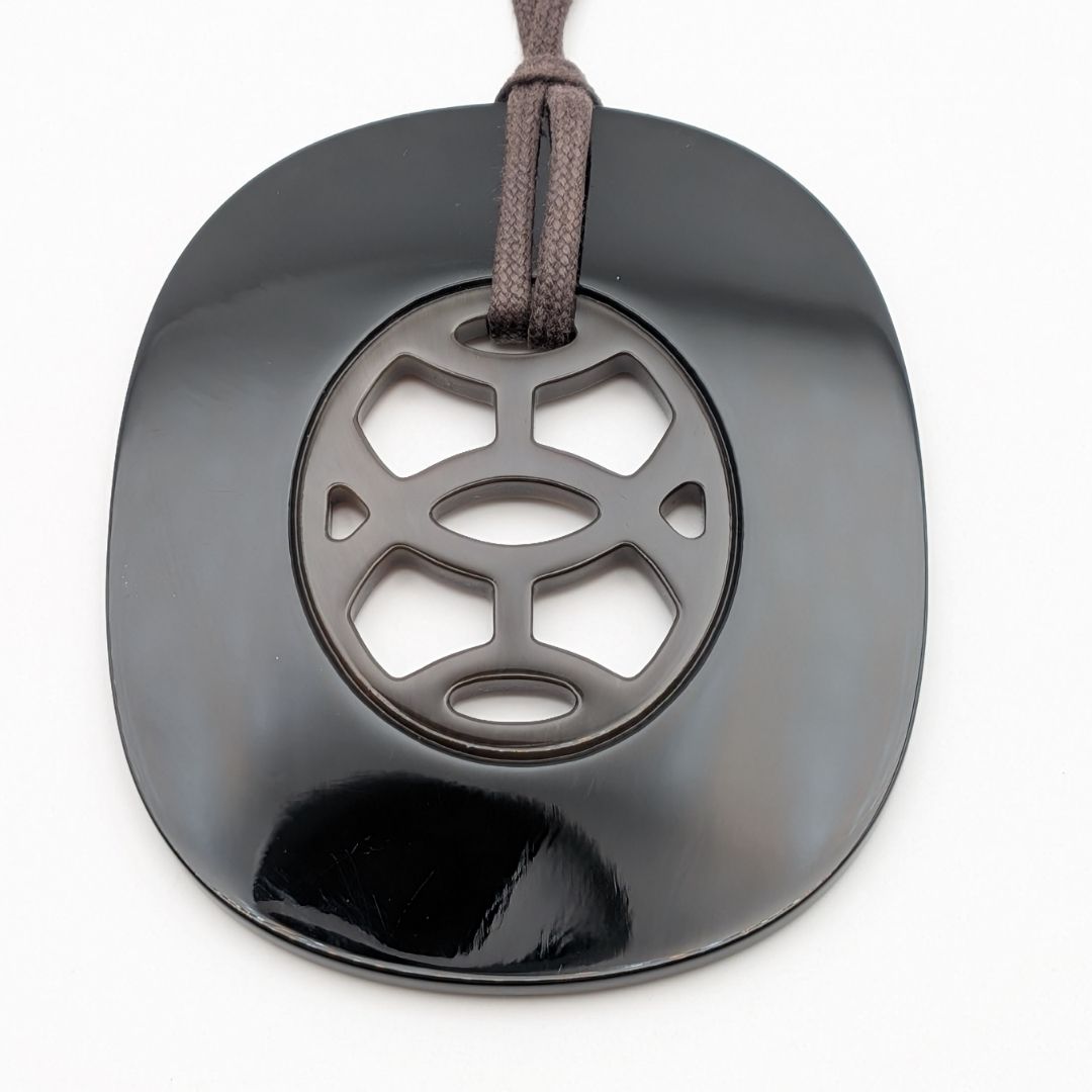 Hermes Rift GM Buffalo Horn Necklace Black Pendant — view 5