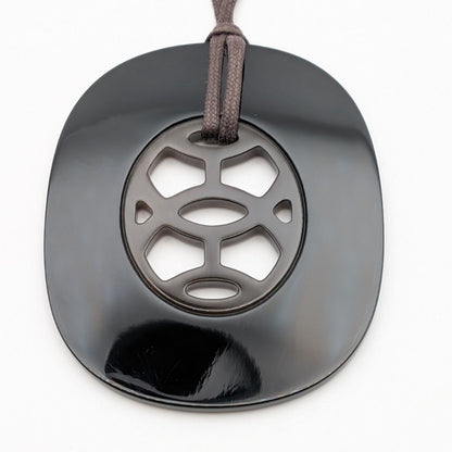 Hermes Rift GM Buffalo Horn Necklace Black Pendant — view 5
