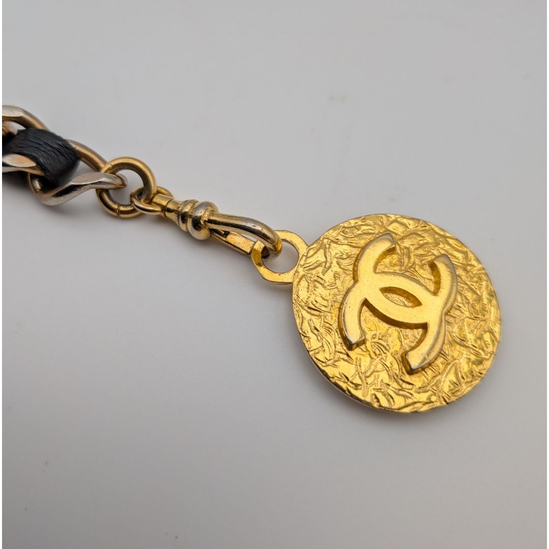 Chanel CC Logo Medal Gold Black Leather Chain Belt First Era Vintage — view 2
