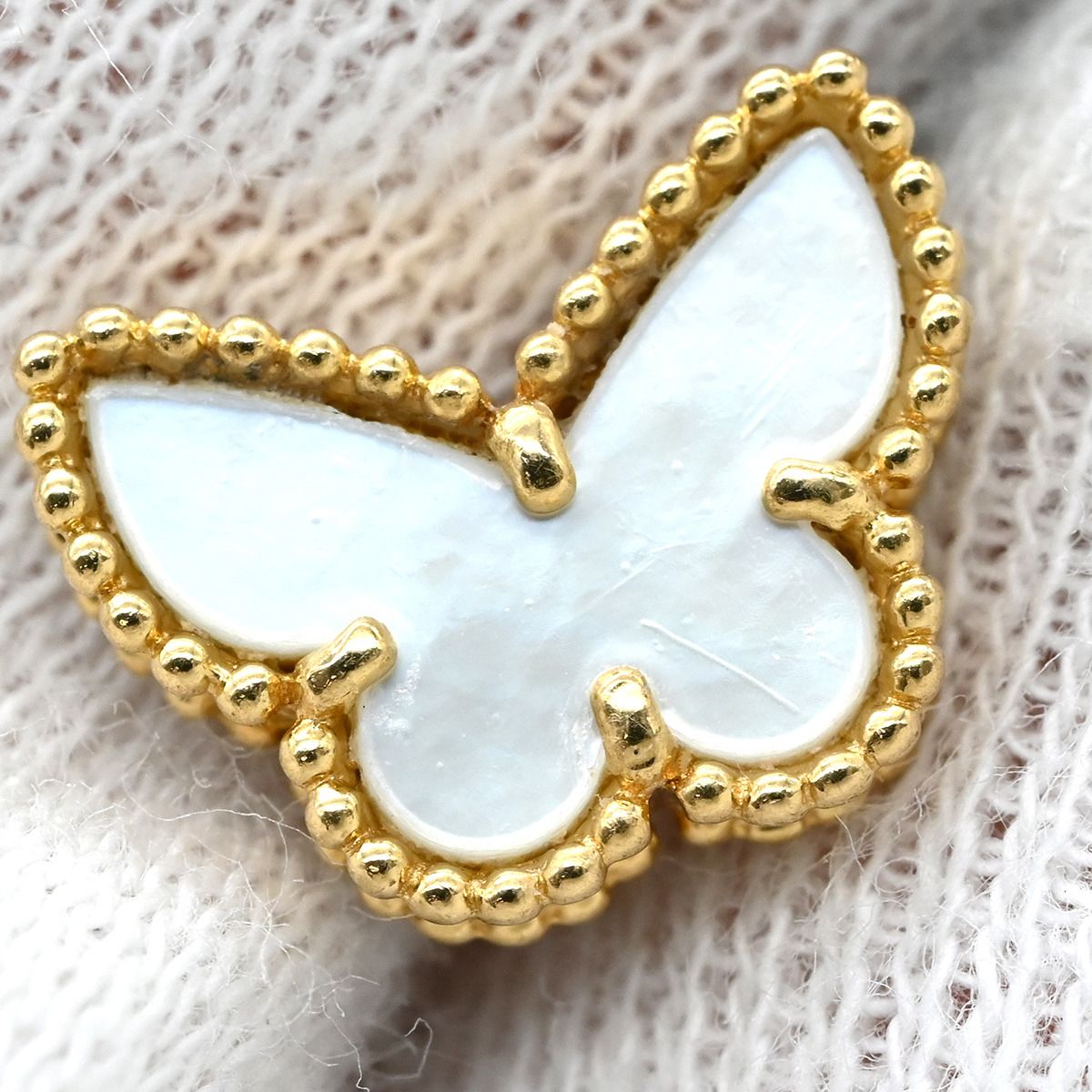 Van Cleef & Arpels Sweet Papillon Mother of Pearl White Yellow Gold Earrings — view 3