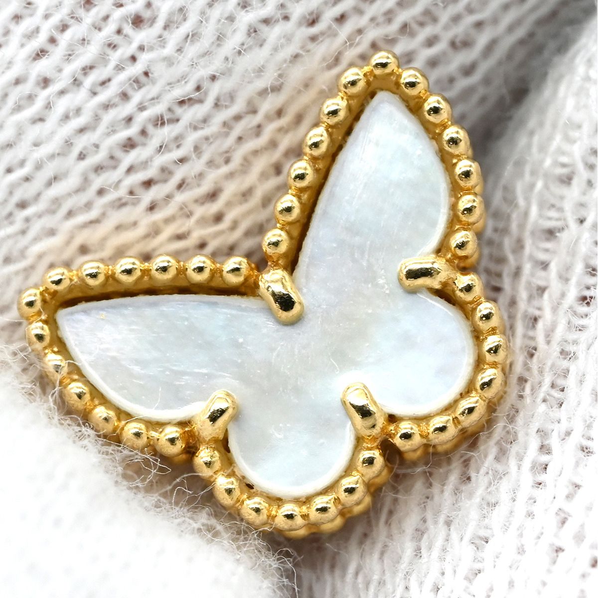 Van Cleef & Arpels Sweet Papillon Mother of Pearl White Yellow Gold Earrings — view 8