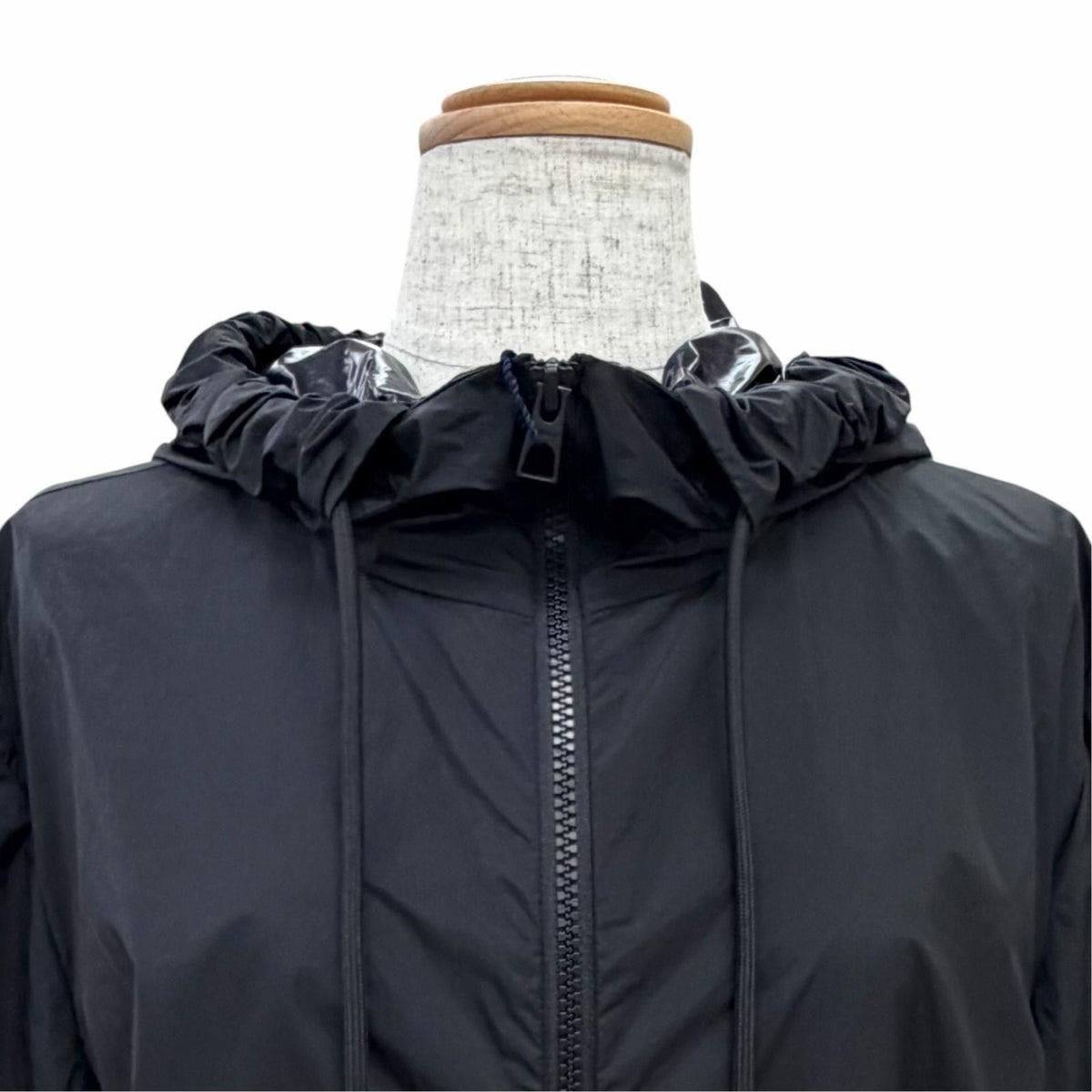 Moncler Cassie Logo Patch Hooded Zip UP Jacket Black — view 2