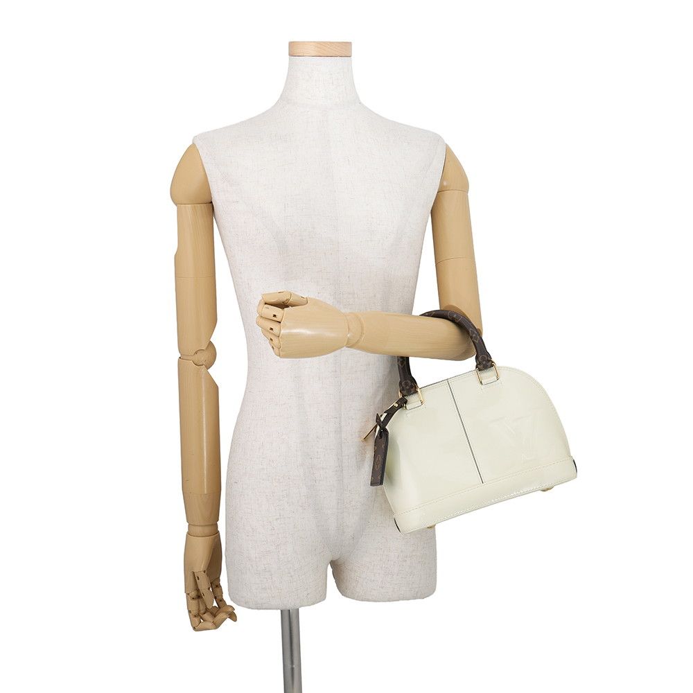 Louis Vuitton Monogram Vernis Alma BB 2-Way Shoulder Bag White — view 4