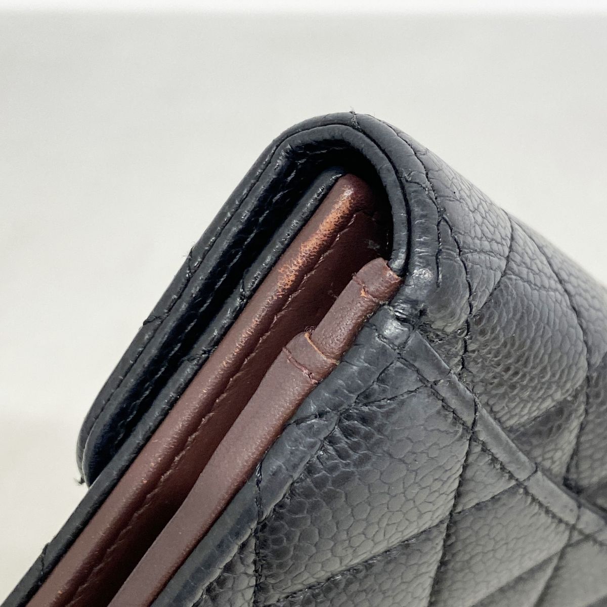 Chanel Wallet Quilted Caviar Leather Black Gold — view 6