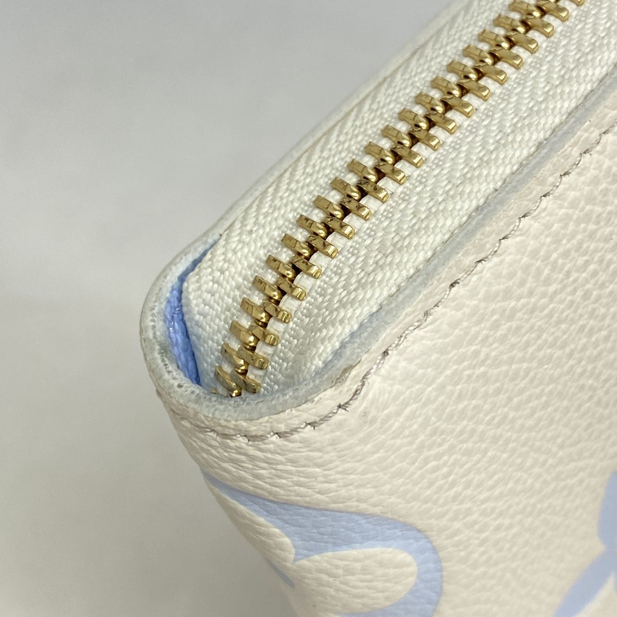 Louis Vuitton Wallet Monogram Empreinte Bicolor Zippy Latte White Candy Blue — view 6