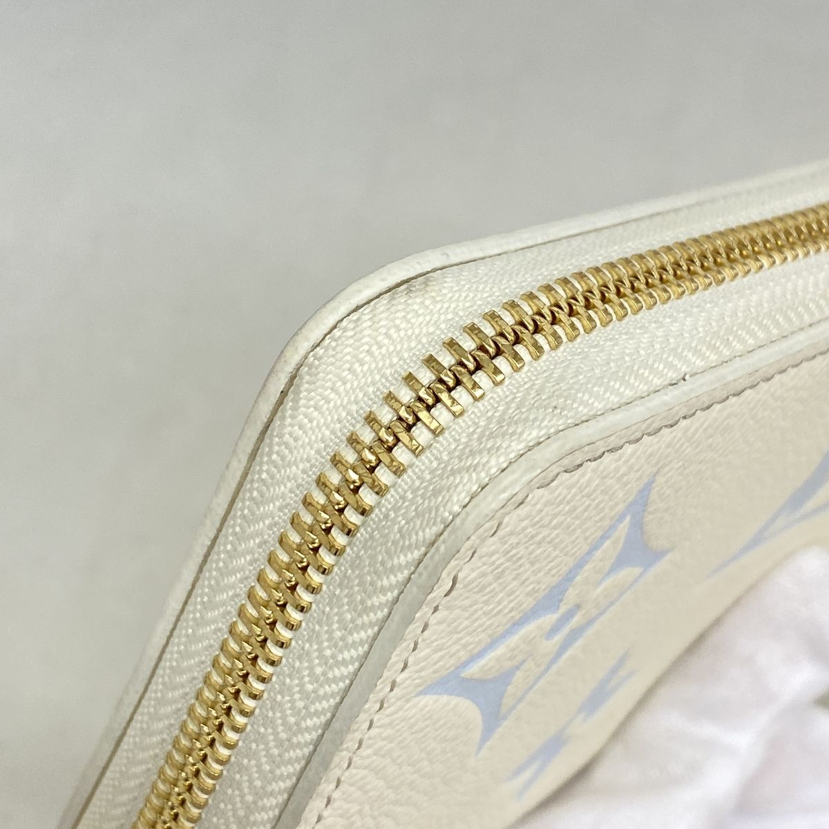 Louis Vuitton Wallet Monogram Empreinte Bicolor Zippy Latte White Candy Blue — view 5