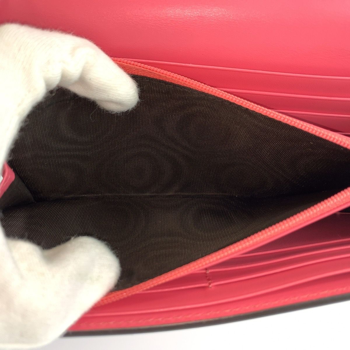 Gucci Guccissima Pink Leather Wallet — view 5