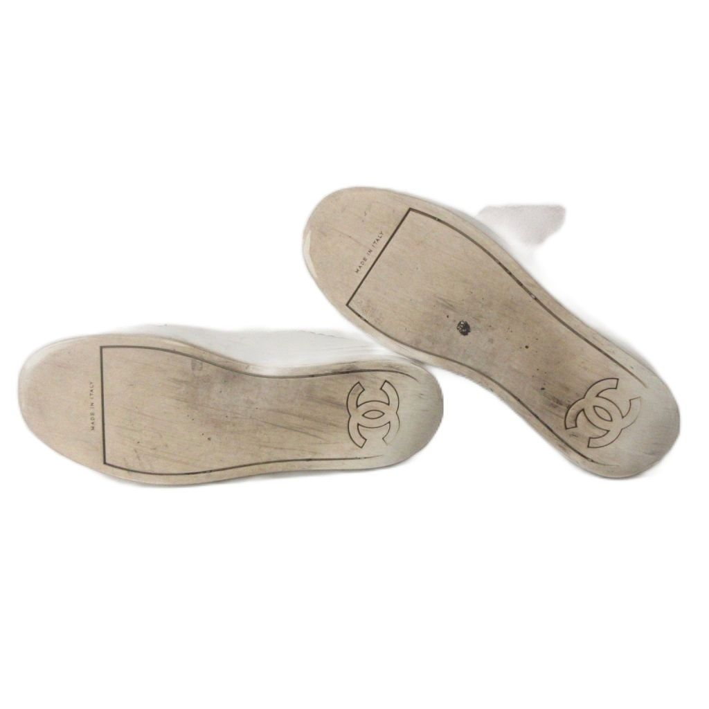 Chanel Sneakers Lace-up CC Logo Leather White — view 7