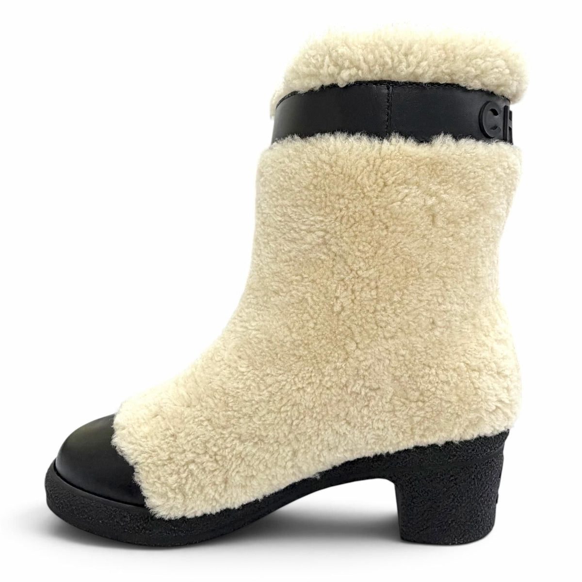 Chanel 18B CC Logo Leather Use Shearling Boo Short Boots Beige Black — view 6