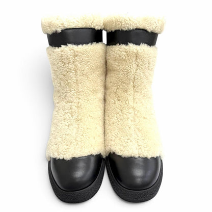 Chanel 18B CC Logo Leather Use Shearling Boo Short Boots Beige Black — view 3