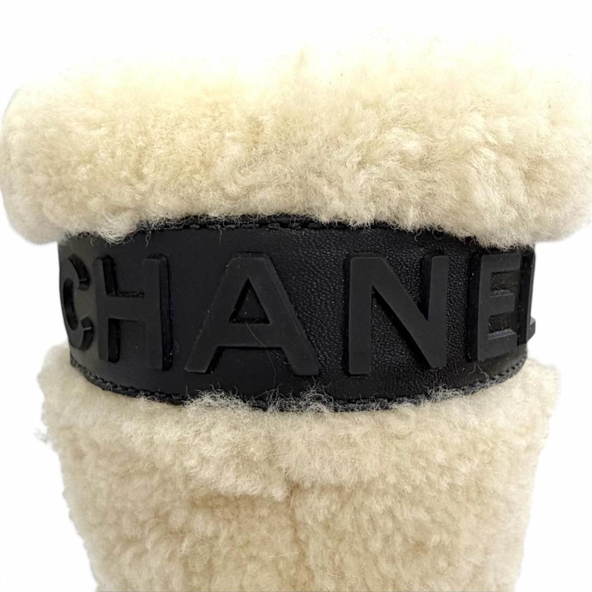Chanel 18B CC Logo Leather Use Shearling Boo Short Boots Beige Black — view 8