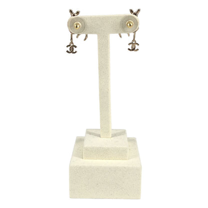 Chanel 25P Bambi CC Logo Earrings Gold — view 6