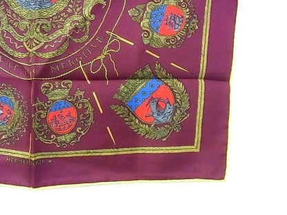 Hermes Scarf les Armes de Paris Crest Carre in 45 Bordeaux Multicolor Silk 100% — view 3