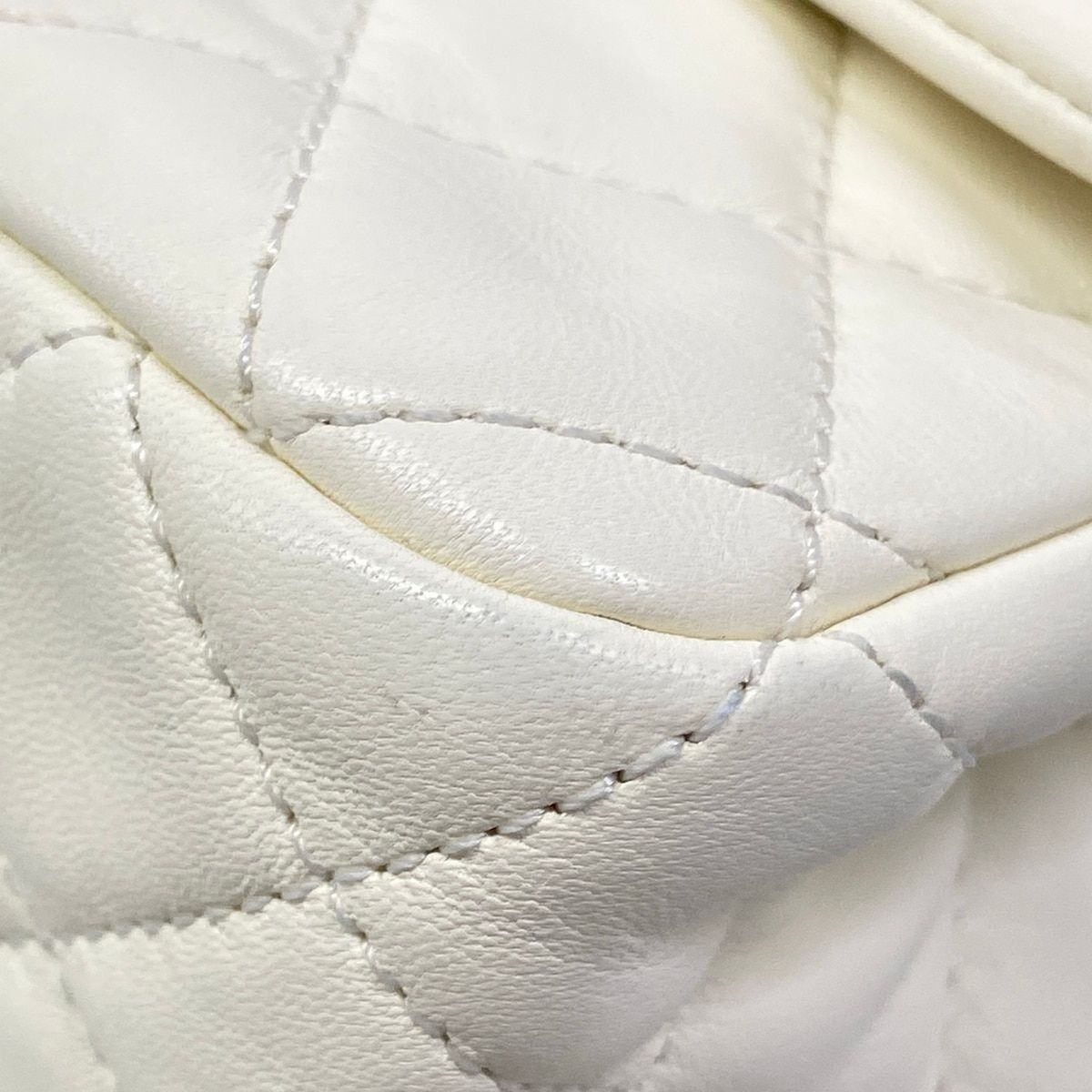 Chanel Shoulder Bag Mini Quilted Ivory Lambskin — view 6