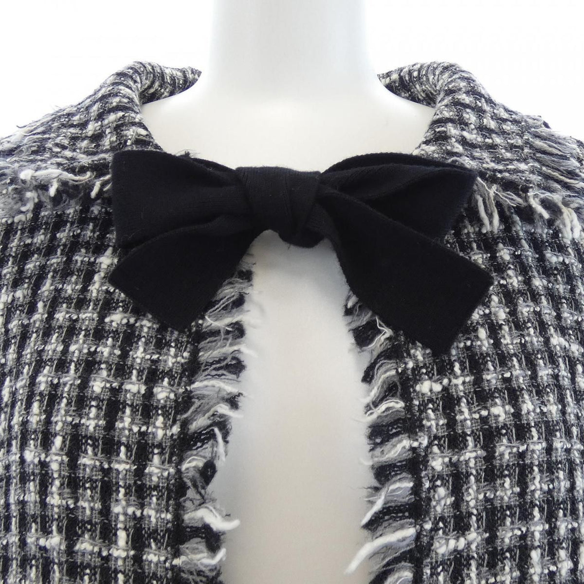 Chanel Vintage 04A Jacket — view 5